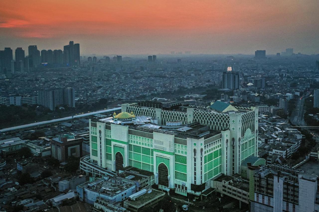 Yellow Bee Tanah Abang Jakarta Buitenkant foto